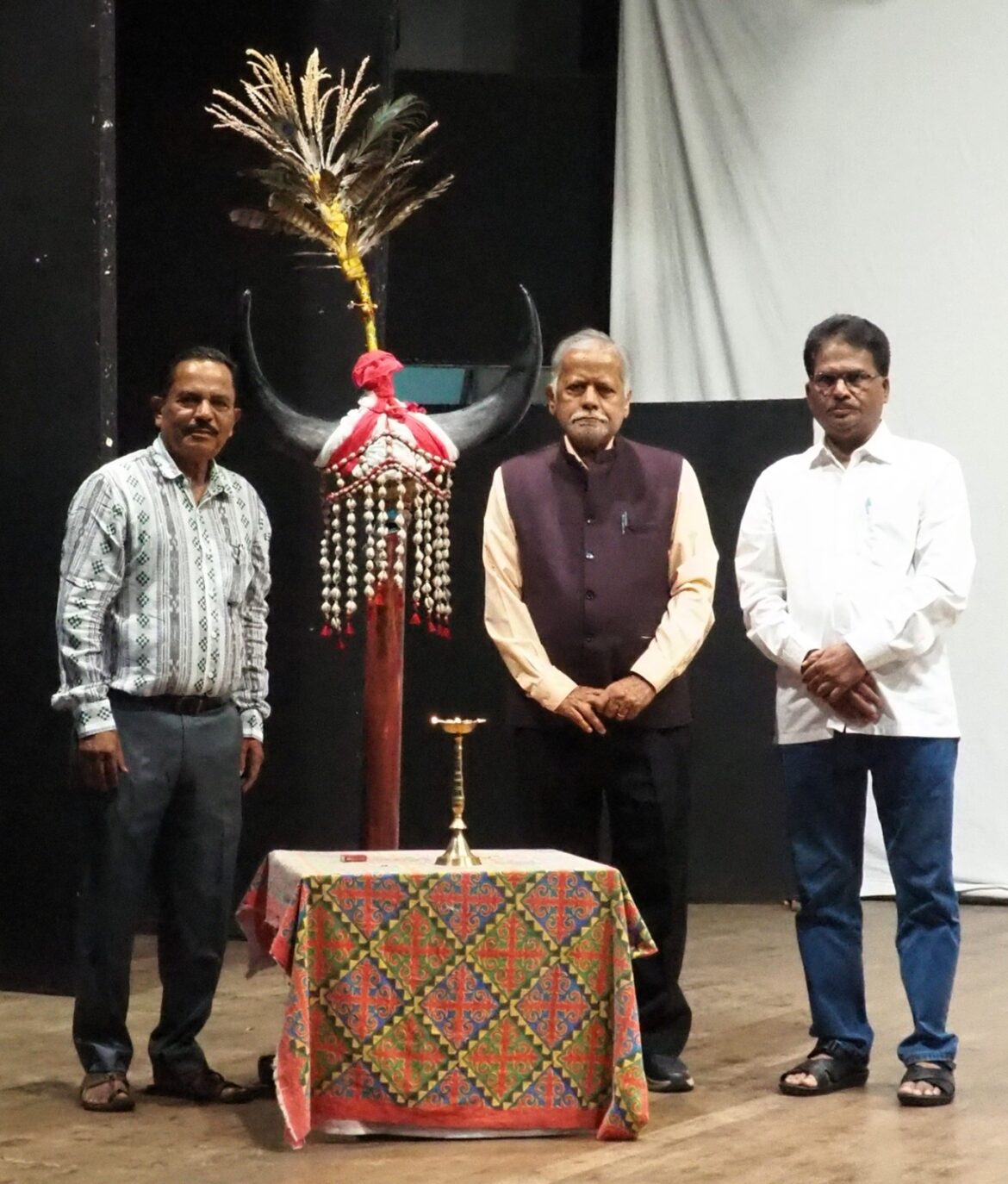 संवेदना, जाणिवा प्रगल्भ झाल्यास आदिवासी संस्कृती टिकेल पंडित विद्यासागर