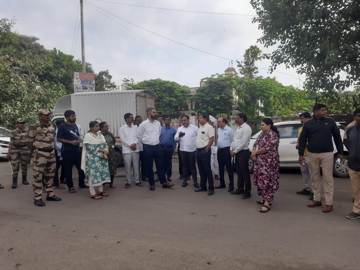 वारकऱ्यांना देण्यात येणाऱ्या सेवासुविधांमध्ये कोणतीही कमतरता राहू देऊ नका – आयुक्त शेखर सिंह