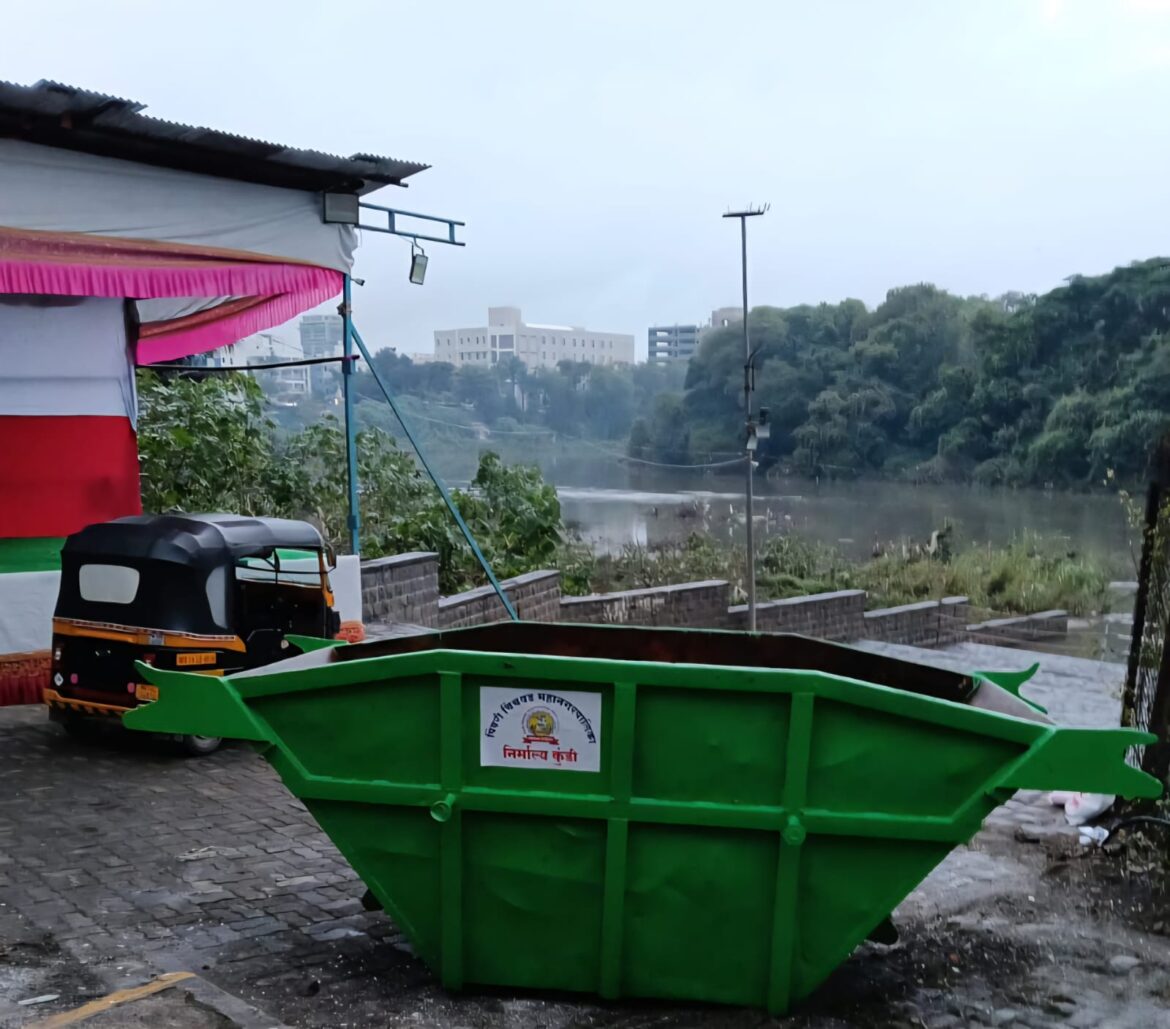 पिंपरी चिंचवड महापालिकेने विसर्जन स्थळांवर उभारली निर्माल्य संकलन कुंडे