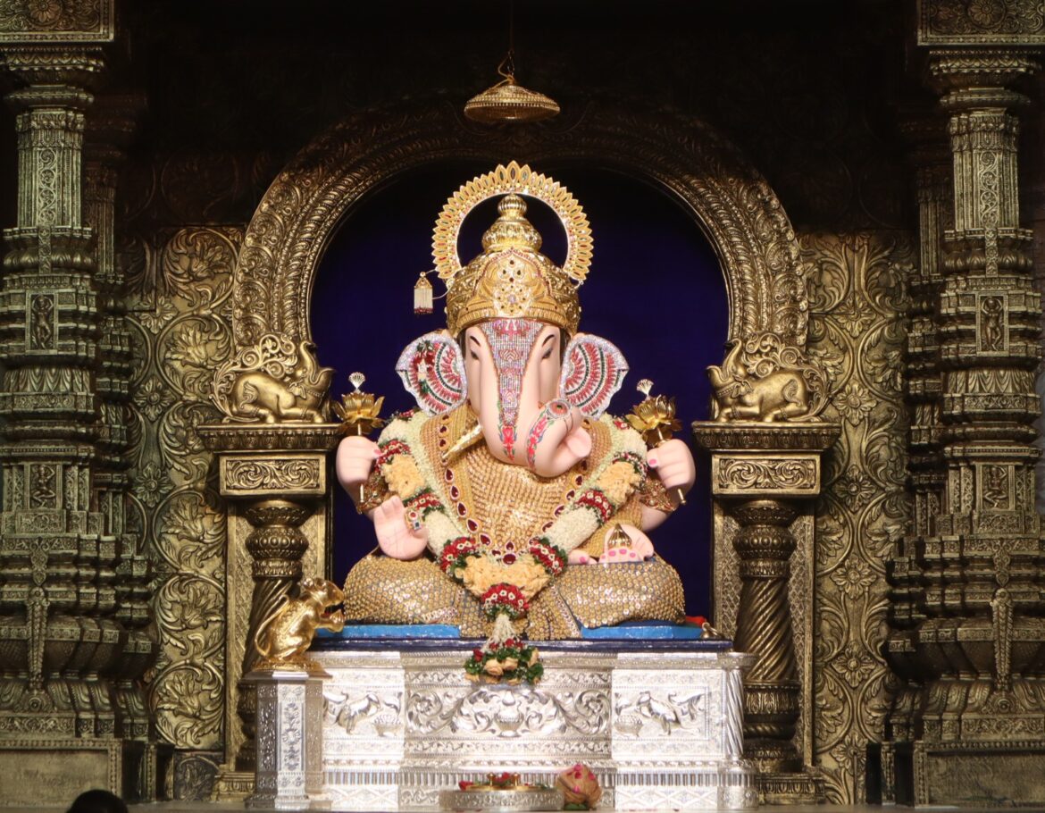 ‘दगडूशेठ’ च्या श्रीं चा ऑनलाईन दर्शनाचा जगभरातील ५० लाख भाविकांना लाभ