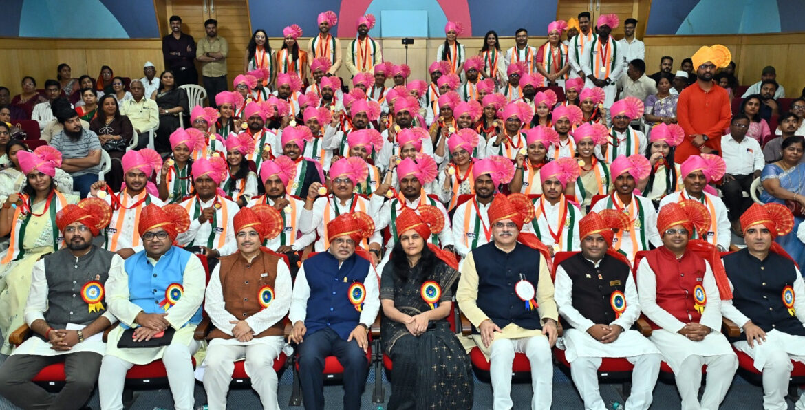 कॉस्ट अकाउंटंट्सनी कुशल, तज्ज्ञ होण्यास प्राधान्य द्यावे डॉ. पराग काळकर यांचे प्रतिपादन; ‘आयसीएमएआय’च्या वतीने गुणवंत विद्यार्थ्यांचा सत्कार