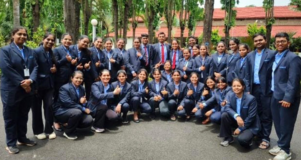 महाराष्ट्र आरोग्य विज्ञान विद्यापीठाच्या वार्षिक परीक्षेत सूर्यदत्त फिजिओथेरपीच्या पहिल्या तुकडीचा निकाल १०० टक्के