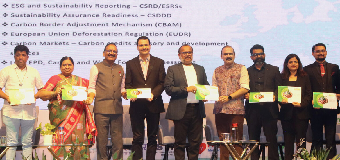 मकरंद अनासपुरे यांचे प्रतिपादन; ग्रीन सोल्युशन्सतर्फे डॉ. प्रसाद जोशी, आरती भोसले यांचा सन्मान