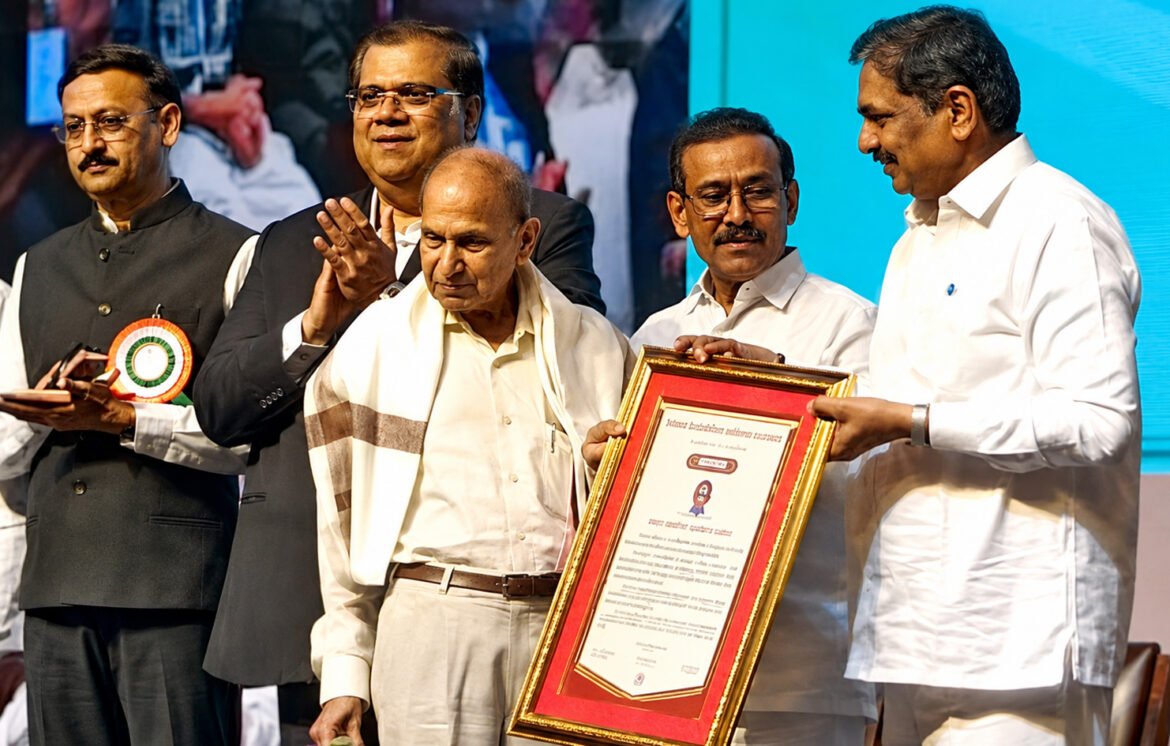 यशवंत घारपुरे यांना ‘डीएसटीए’चा विशेष पुरस्कार